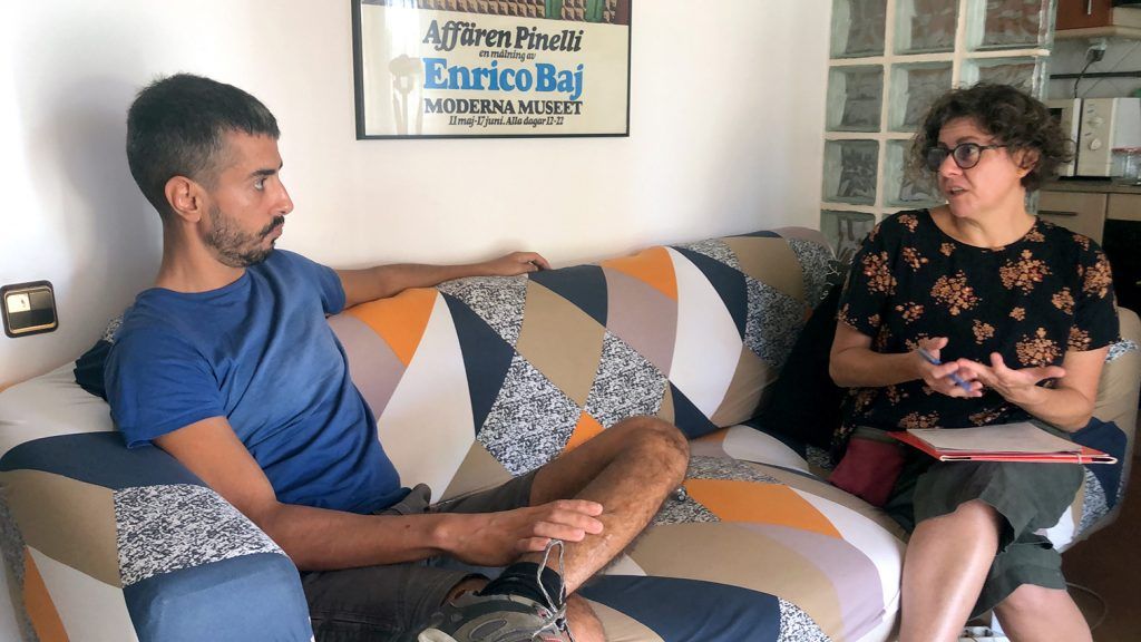 Benedetta entrevistant en Pau